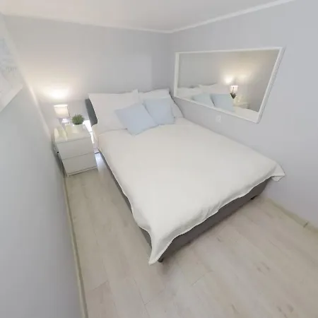 Apartament Rynek 20/21 -cosy New On The Market Square - 4 Bedrooms - 8 People Wrocław