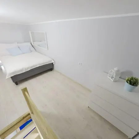 Rynek 20/21 -cosy New On The Market Square - 4 Bedrooms - 8 People * Wrocław