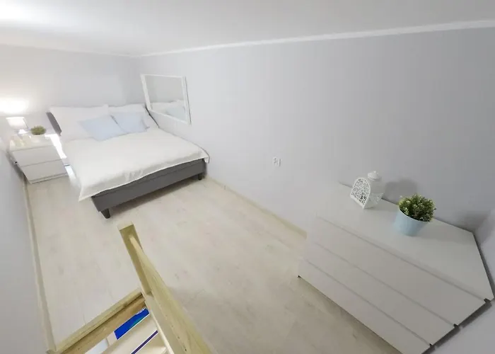 Rynek 20/21 -cosy New On The Market Square - 4 Bedrooms - 8 People * Wrocław